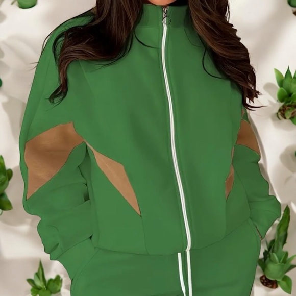 NWT 2 Piece Green Contrast Stripe Fleece Zipper With Sweatpants - Picture 3 of 16